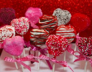 cake pops, hearts, red-286198.jpg