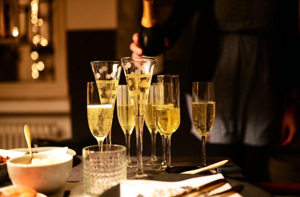 glasses, champagne, alcohol-4720011.jpg